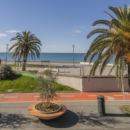 105 - La Casa Di Jacopo, Fronte E Vista Mare In Centro A Riva Trigoso, 20 Metri Dalla Spiaggia Apartment Sestri Levante Bagian luar foto