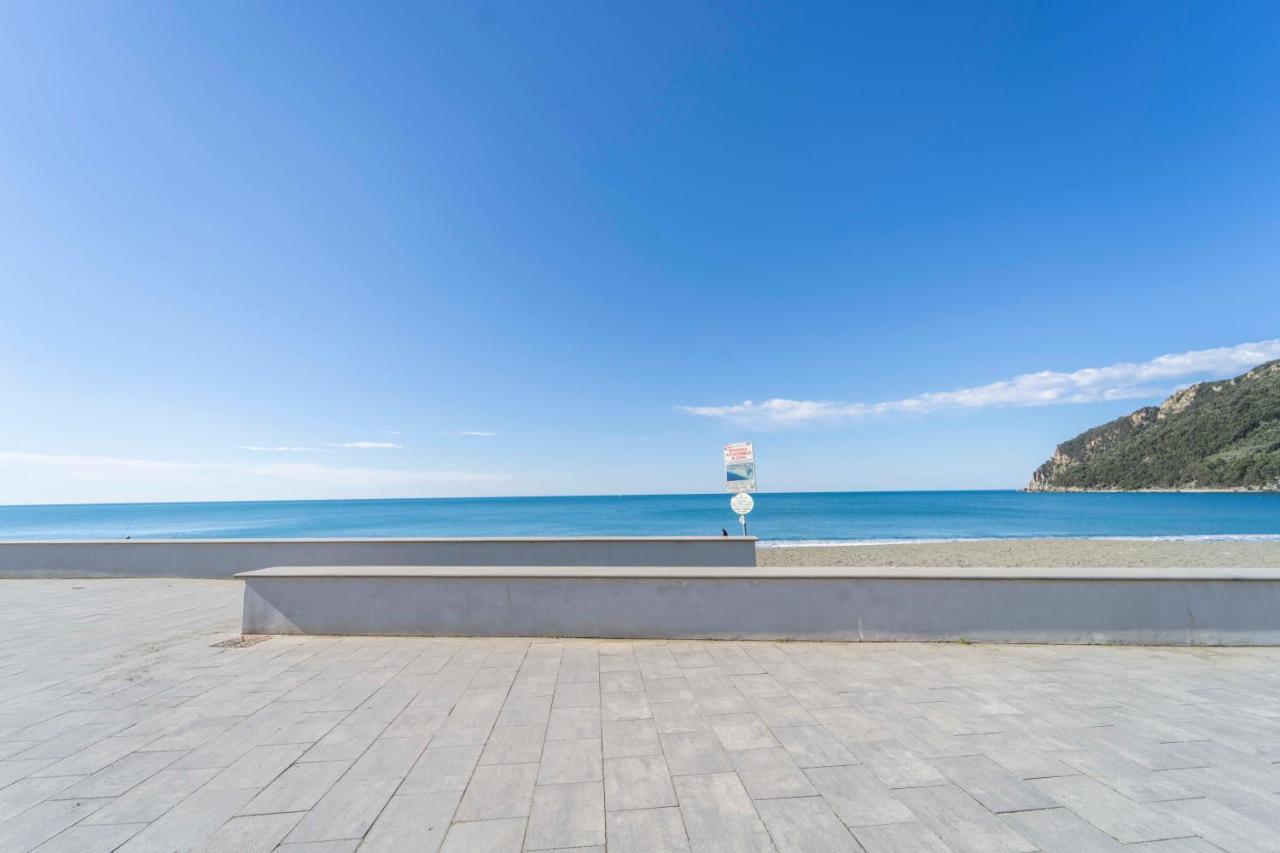 105 - La Casa Di Jacopo, Fronte E Vista Mare In Centro A Riva Trigoso, 20 Metri Dalla Spiaggia Apartment Sestri Levante Bagian luar foto