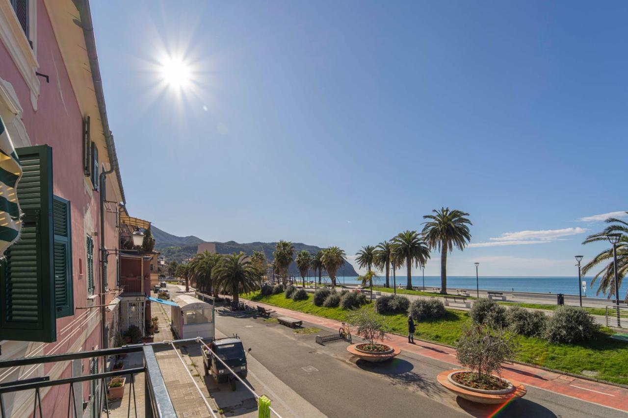 105 - La Casa Di Jacopo, Fronte E Vista Mare In Centro A Riva Trigoso, 20 Metri Dalla Spiaggia Apartment Sestri Levante Bagian luar foto