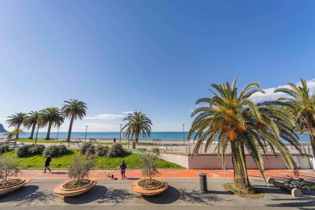 105 - La Casa Di Jacopo, Fronte E Vista Mare In Centro A Riva Trigoso, 20 Metri Dalla Spiaggia Apartment Sestri Levante Bagian luar foto